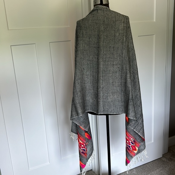 Clever Carriage Company Navaho print scarf 💯wool based artisan hand made wrap - Picture 11 of 14